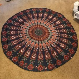 Round tapestry
