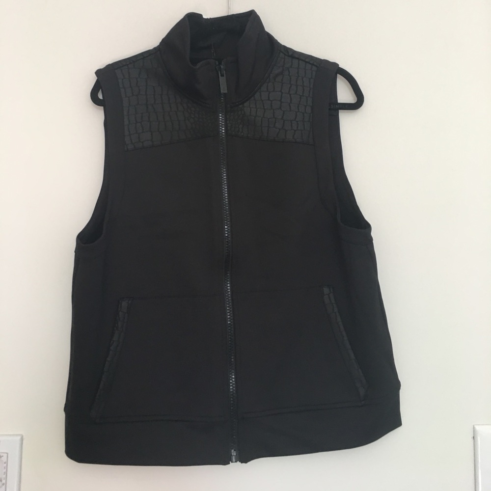 Black workout vest