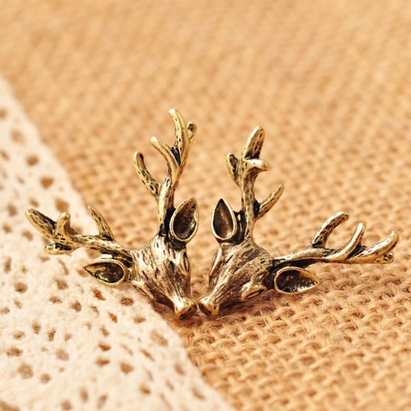 🆕 Oh Deer! Cute Deer Stud Earrings - Picture 2 of 5