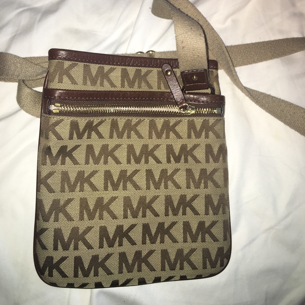 MICHAEL KORS CROSSBODY LOGO BAG