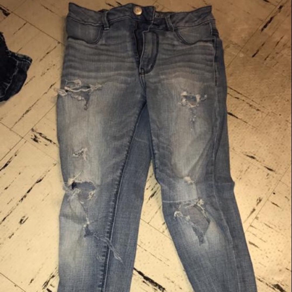 american eagle distressed jeans