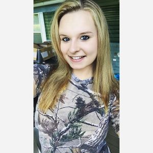 Meet your Posher, April