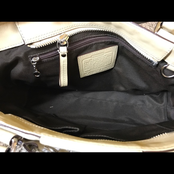 Coach Cream Purse/ bag - Picture 4 of 4