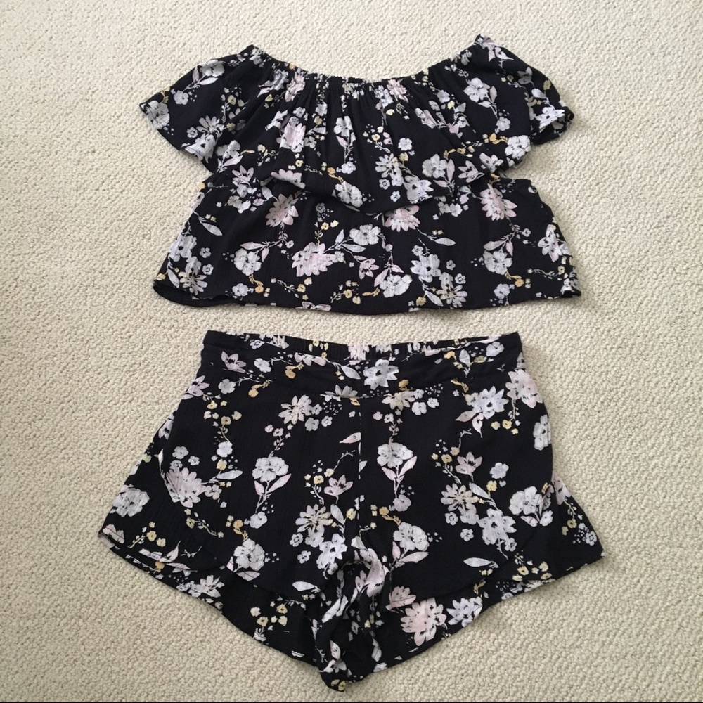 Billabong Off the Shoulder Two Piece Set Shorts