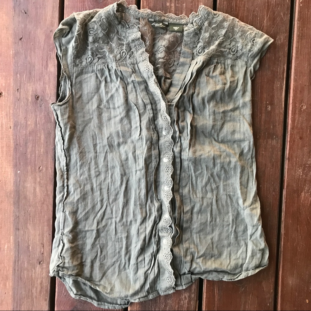 🌙Adorable Green Lace Blouse