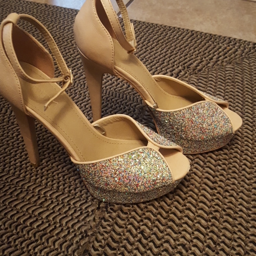 Women's size 8 high heels