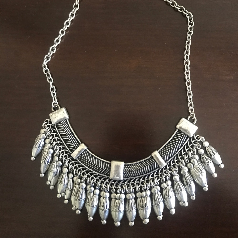 Metal necklace