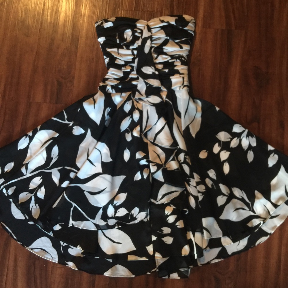White House Black Market Hi-Lo Strapless Dress