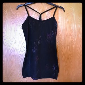 Lululemon V thin strap top w/built in bra