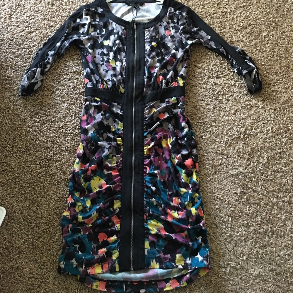 Artsy BCBG body on type dress XS sleeved
