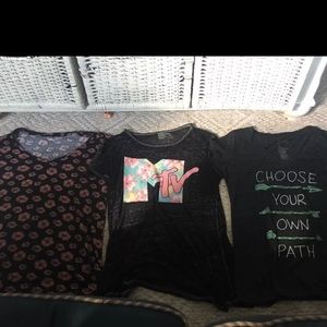 3 Black graphic t shirts