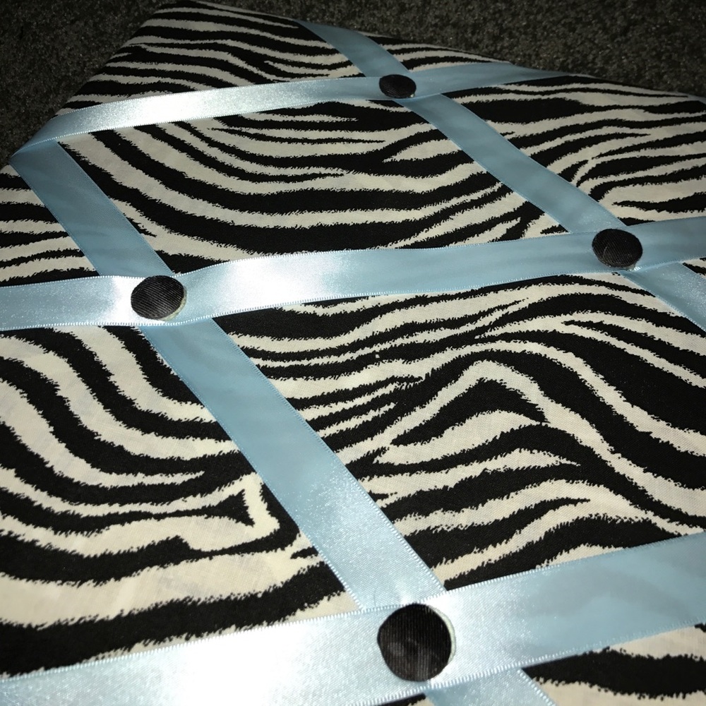 Zebra Patterned Board - Picture 5 of 5