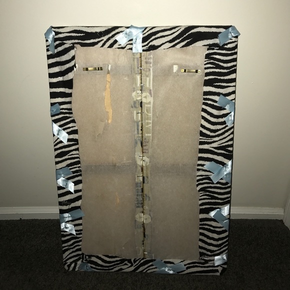 Zebra Patterned Board - Picture 2 of 5