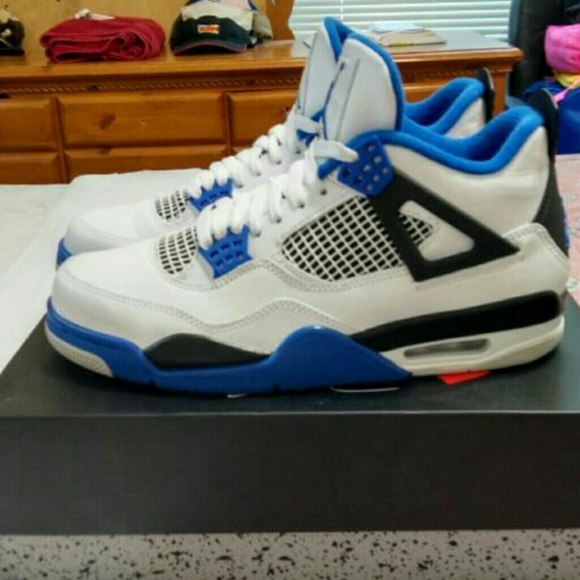 are retro 4s true to size