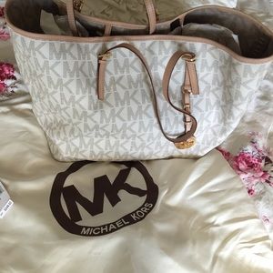 Michael Kors jet set travel tote
