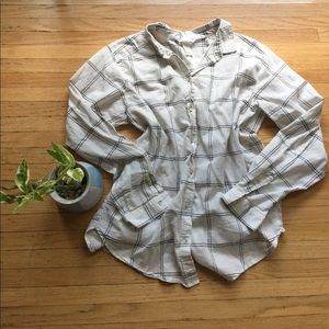 H&M checkered button up dress shirt