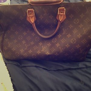 AUTHENTIC LV speedy 40 Handbag