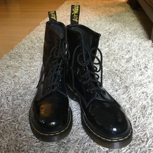 WORN ONCE doc marten boots