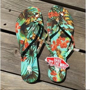 ‼️NWT‼️Vans Limited Edition Parrot Sandals