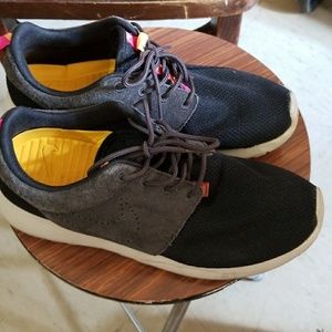 Gently used Nike Roshe Run size 6