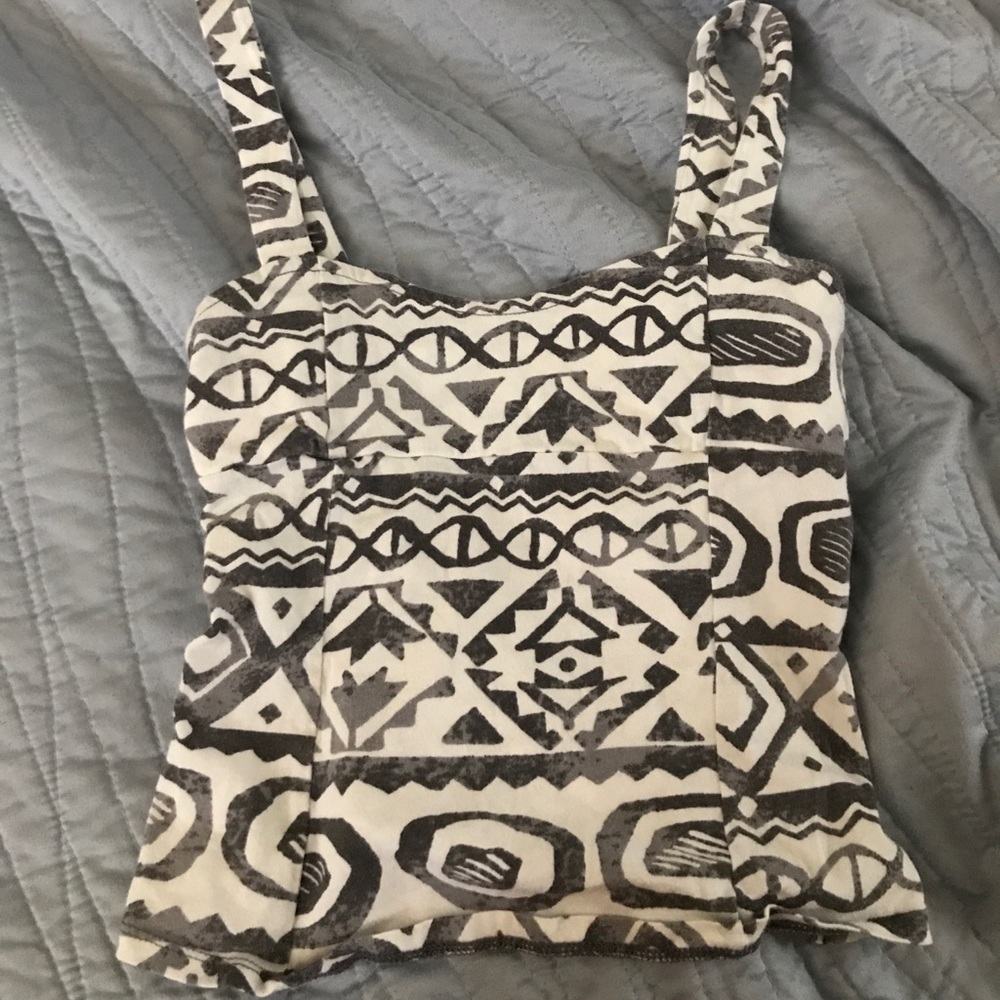 gray and white patterned crop top