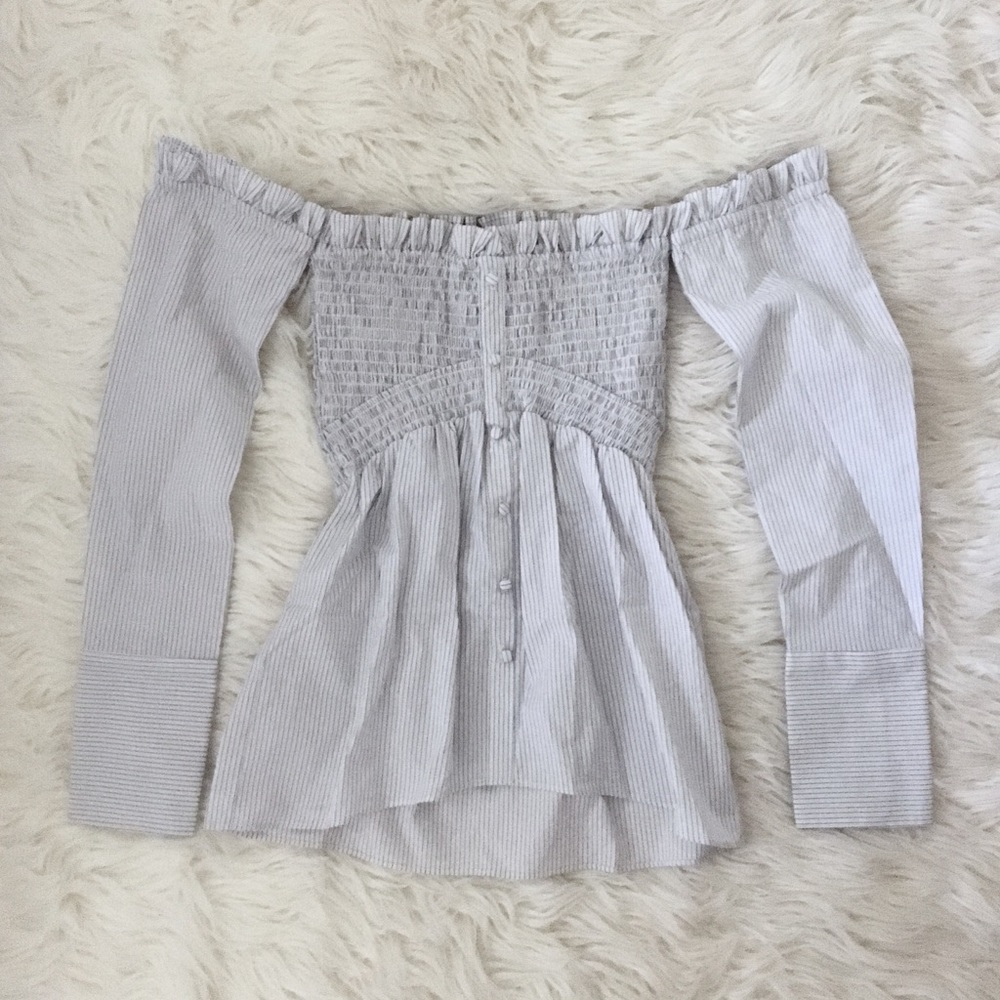 🍾Off the Shoulder Blouse🍾