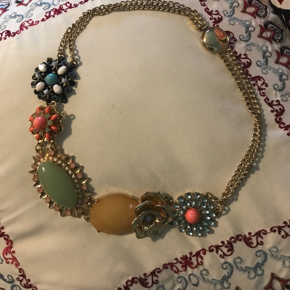 Statement necklace