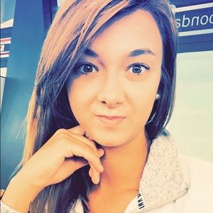 Meet your Posher, Kelli