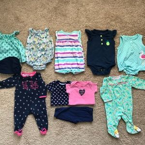 (SOLD) Baby girl clothes bundle (3 months)
