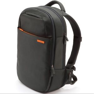 spigen laptop backpack