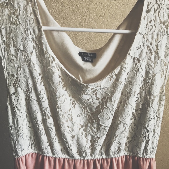 Spring dress. 💐 - Picture 4 of 5