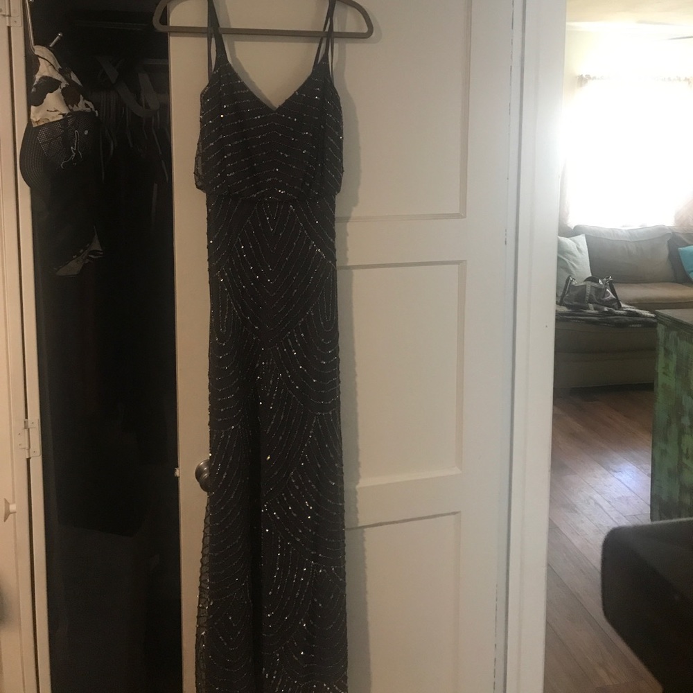 Adrianna Papel size 4 beautiful dress