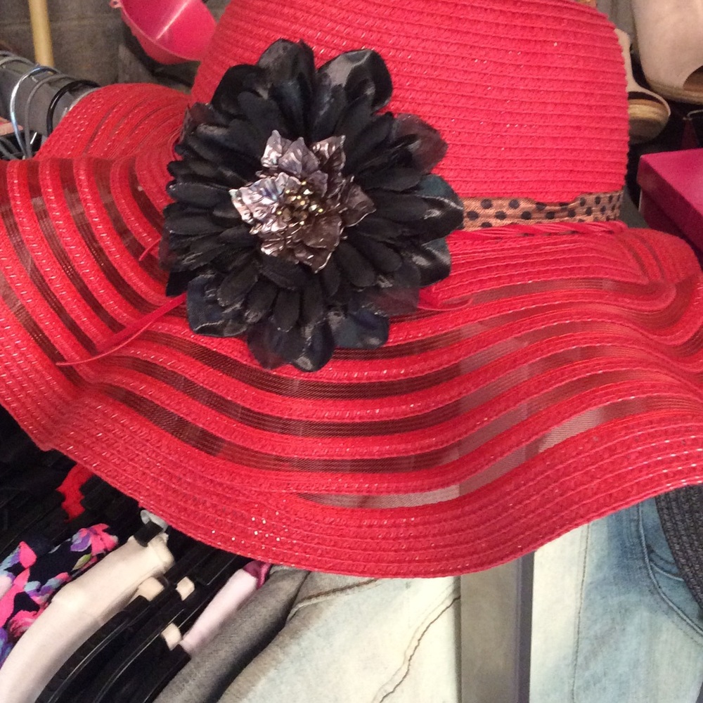 Red sun hat / derby hat