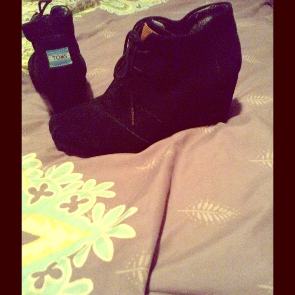 Tom's ankle boots