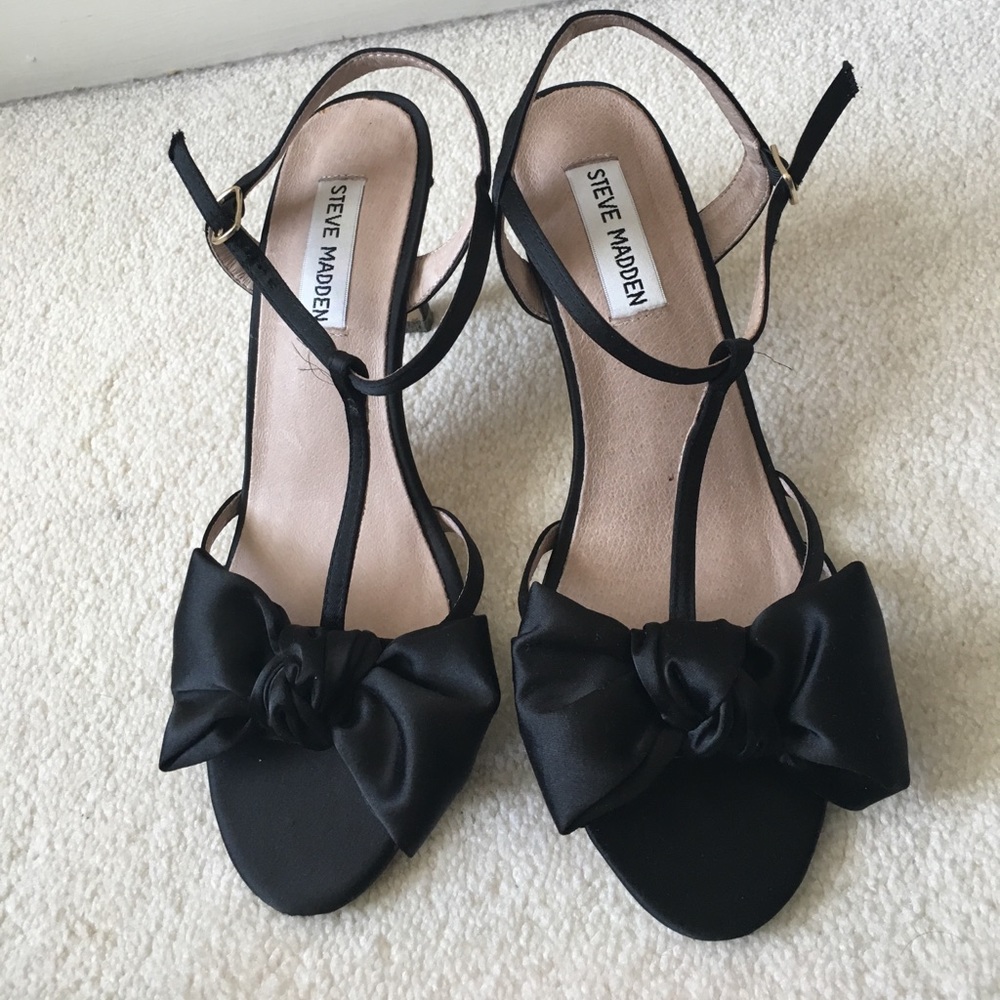 Black bow heels from Steve Madden