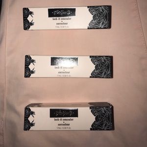 Kat Von D Lock it Concealer