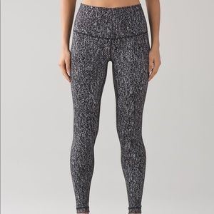 Lululemon black and white leggings