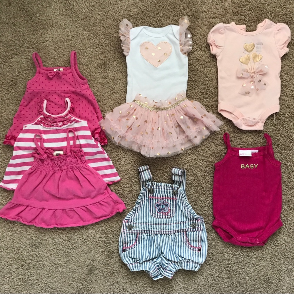 (SOLD) Bundle of Baby Girl clothes!
