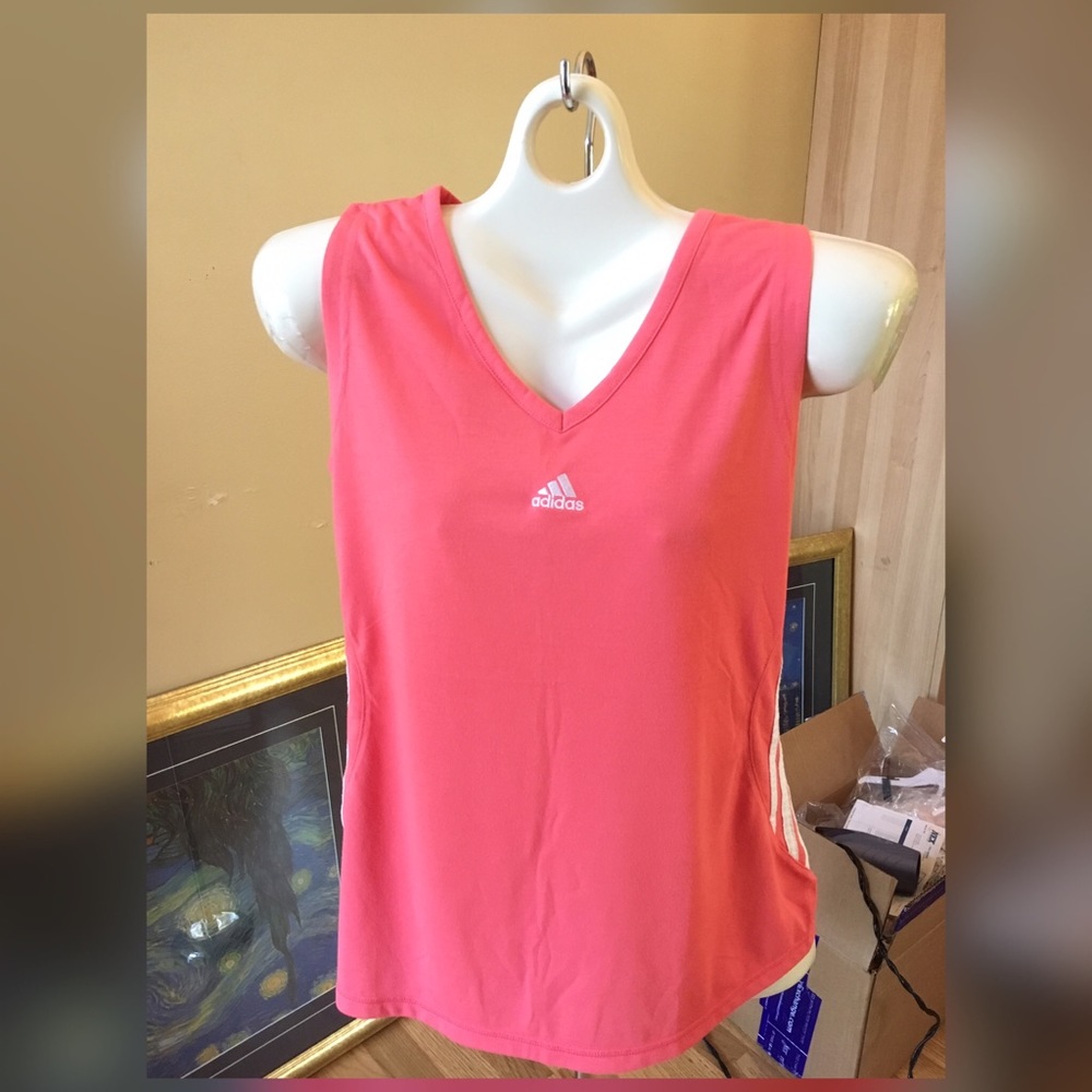 Adidas workout top size L.