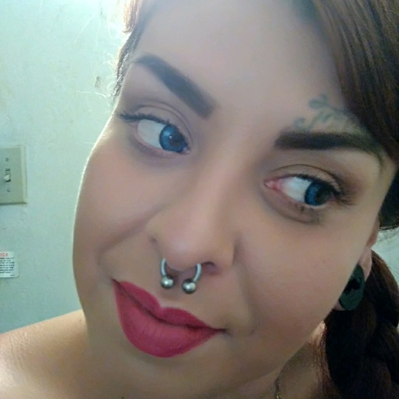 Meet your Posher, Zerlene - Picture 1 of 1