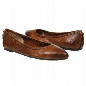 NWOT Frye "Regina" Flats in Cognac