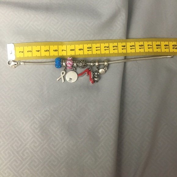 Beautiful charm bracelet!❤️ *SOLD* - Picture 4 of 4