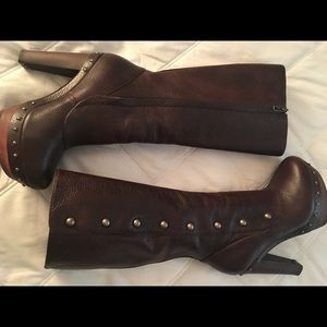 Authentic uggs leather boots