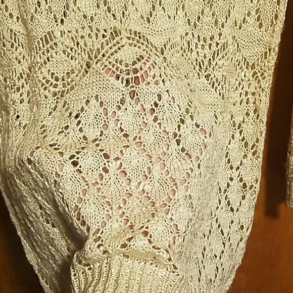 Adorable cream colored sweater! Size Medium! - Picture 3 of 4