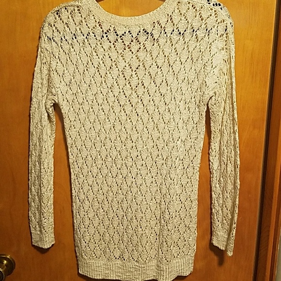 Adorable cream colored sweater! Size Medium! - Picture 4 of 4
