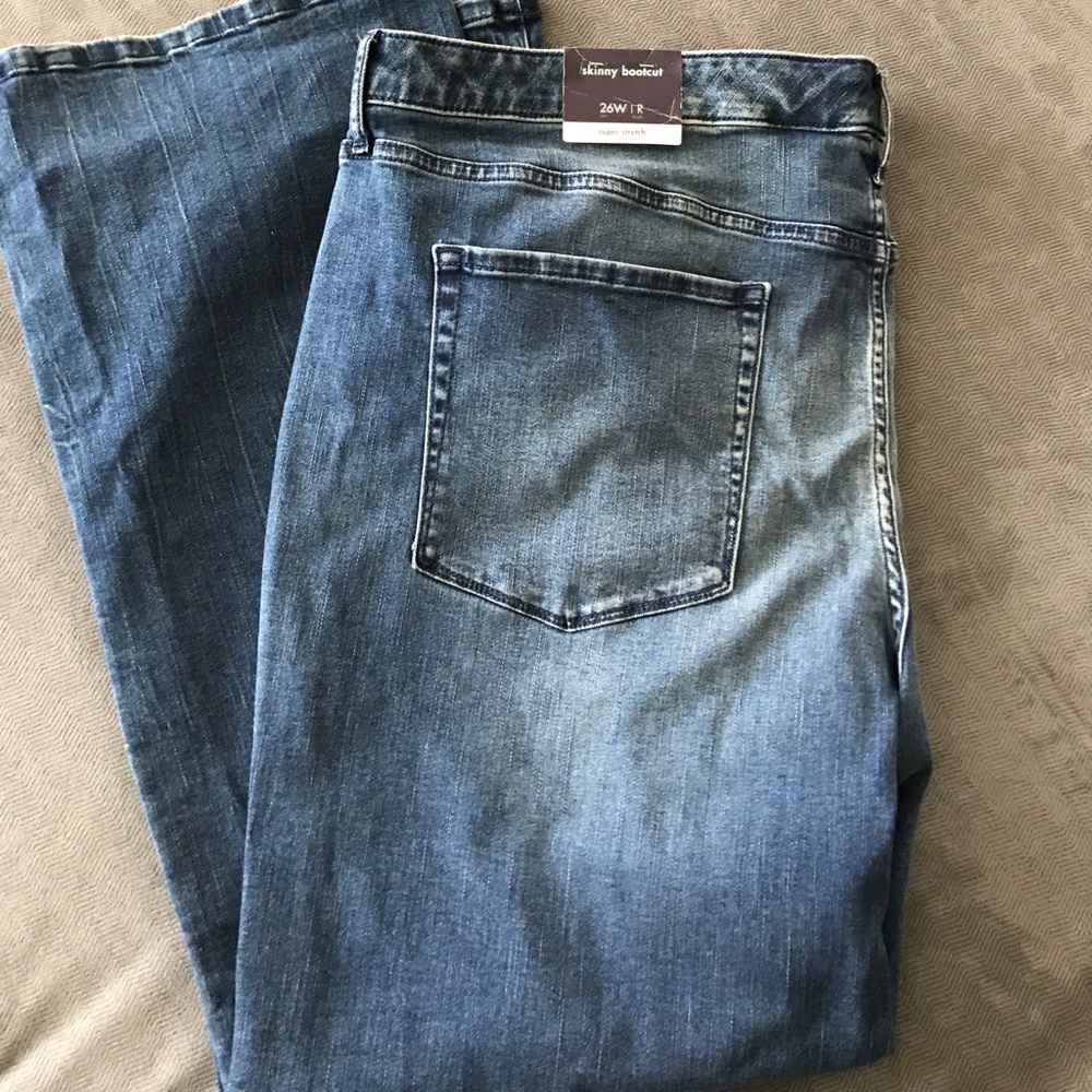 NWT - AVA & VIV Distressed Jeans ❤️
