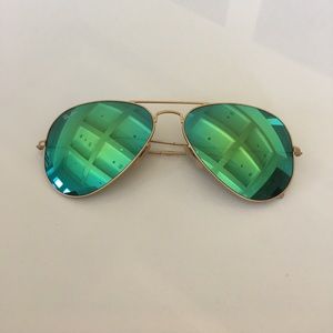 Ray Ban mirrored aviator in green