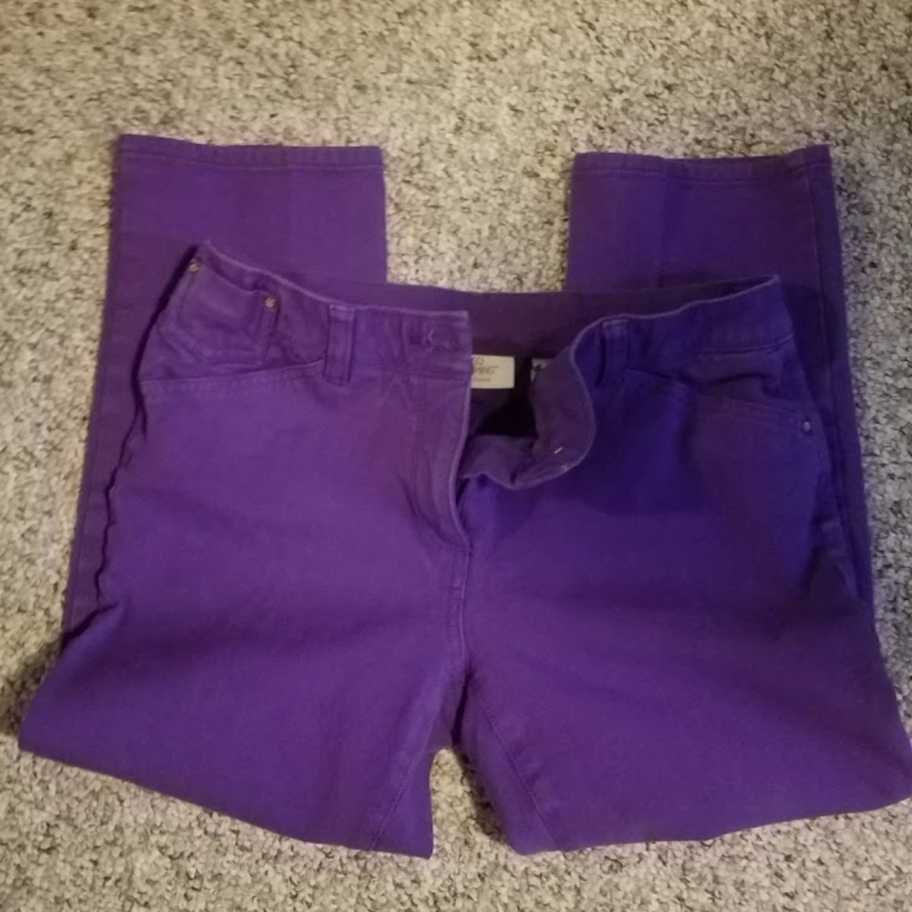 So Slimming ankle pants by Chico's