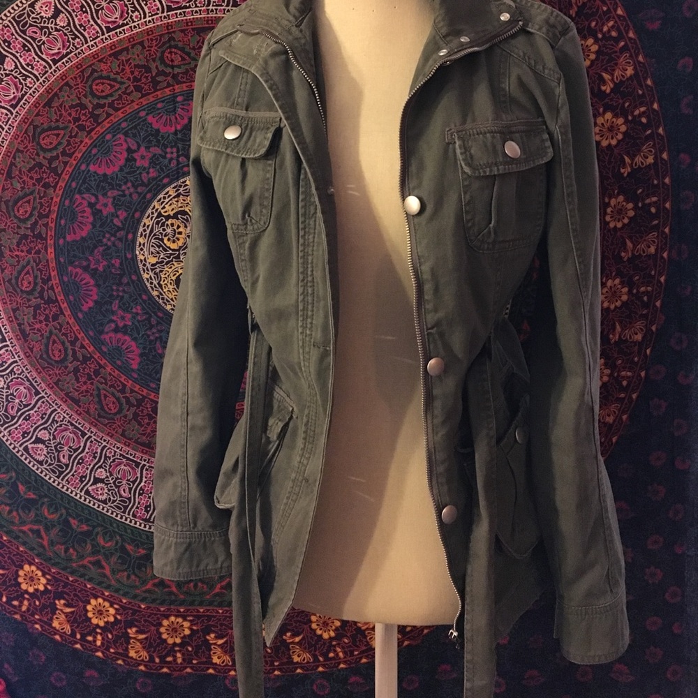 Forest Green jacket with 4 pockets and belt