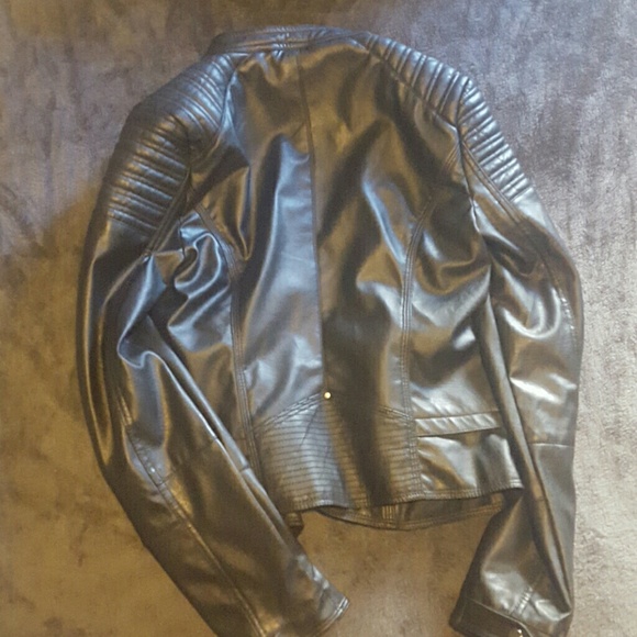 Fake leather jacket with detachable hood. - Picture 3 of 3